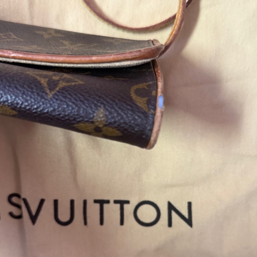 Louis Vuitton Dark Brown Monogram crossbody preloved - Picture 9 of 16